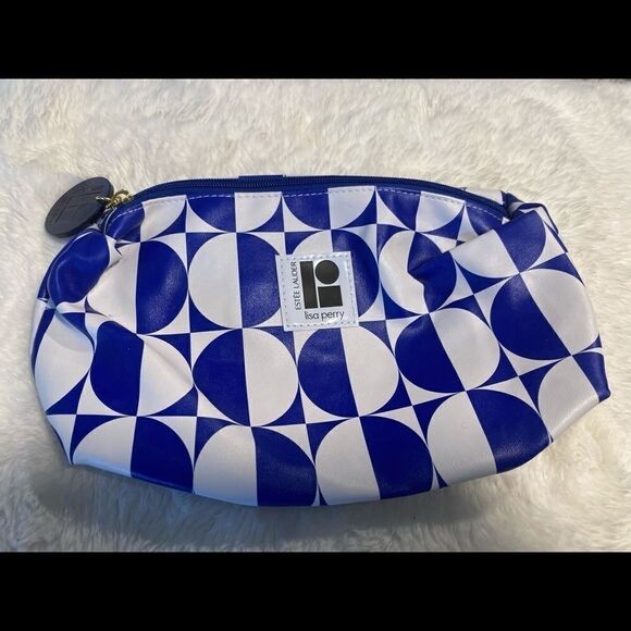 NWOT Bundle of two Estee Lauder cosmetic Bags. - Picture 9 of 14